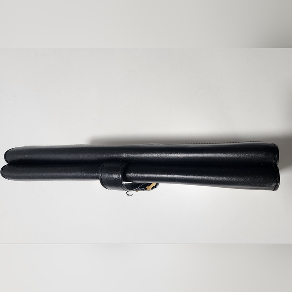 Loewe leather clutch with suede interior. - Picture 12 of 15